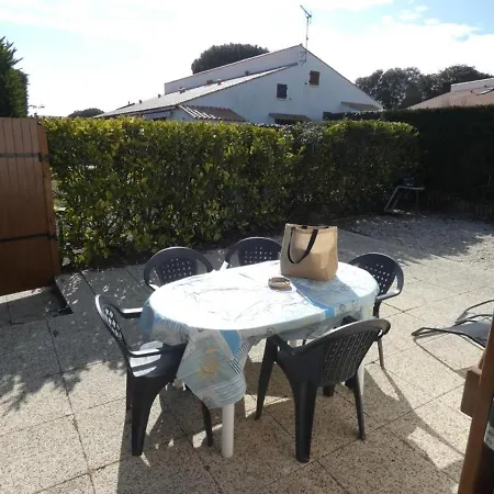Maison Familiale Avec Piscine, 5 Personnes, Pres - Fr-1-540-186 *